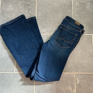Like new Ariat Flare Jeans